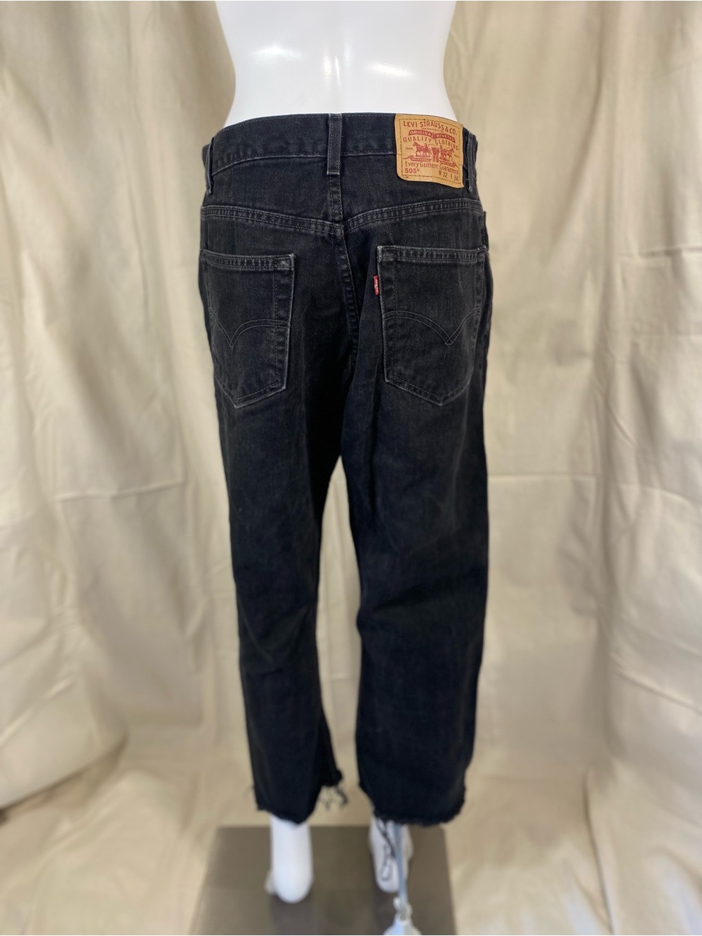 Black Wash Levi’s 505